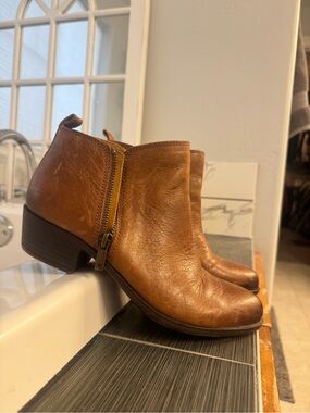 Lucky Brand Tan Leather Side-Zip Ankle Booties